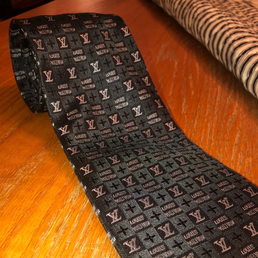 Louis Vuitton tie
